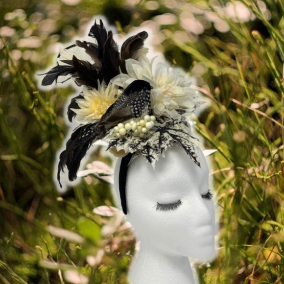 🆕 listing! Sweet Starling fascinator - Picture 2 of 4